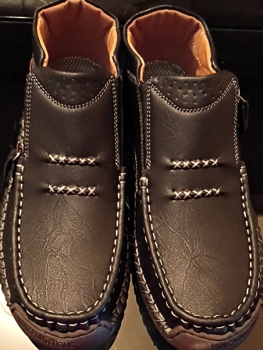 Classic Black Men's Slip-On Loafers with Contrast Stitching